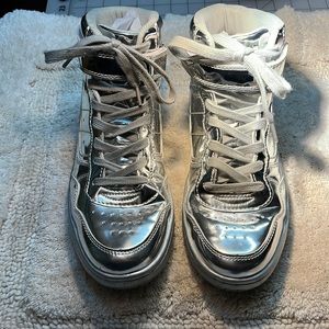 Madden girl hightop silver sneakers
